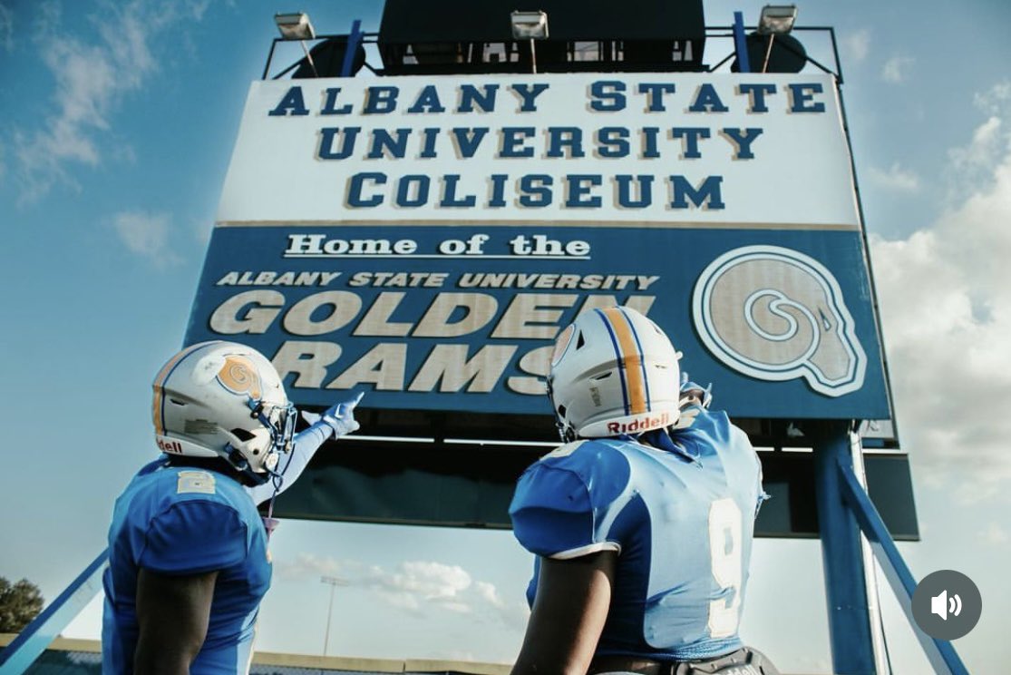 Heard that Portal opened today and some guys are looking for a home. Well here you go, come on and be apart of something special. Drop The Film or Hit The Dm LEGGO🔵🟡🐏