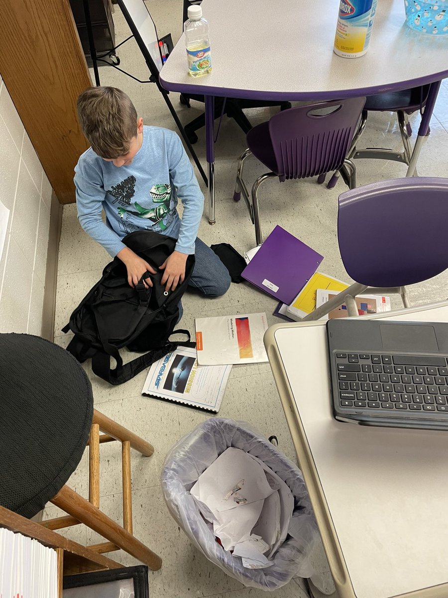OlivierMallory's tweet photo. Student: “Sometimes cleaning my booksack really makes my week better!” Me: “Say less!! Let’s do it!” #ipsbproud #organize #newweek #movingforward #shinebrightMSAWknight https://t.co/t6vjdYtTky