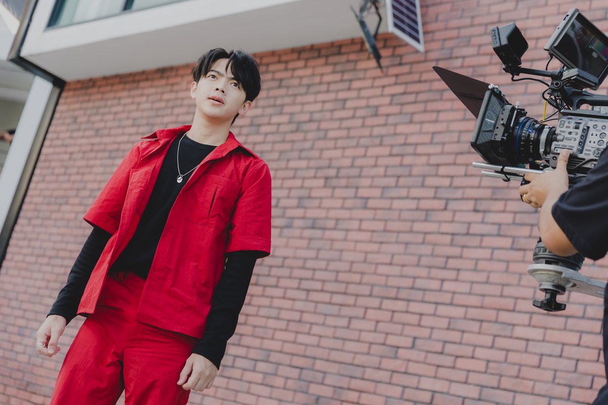 chaaim_official's tweet photo. มายก็อด‼️ หลังจากปล่อยภาพเบื้องกันรัวๆ กระเเสกดไลค์กระหน่ำกันเลยทีเดียว 👍🏻❤️ งั้นไม่รอช้า ขอปล่อยอีกซักภาพละกันจ้าา ✨

#คุณยมทูต #พลังของยู
#TheHellGuard #chaaim_alongkorn
#chaaimca #HarikarnSolution #ซีรีส์วายไทย https://t.co/5uHkdqDuG2