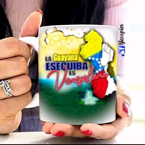 lopAlfredo1's tweet image. 🖐#VenezuelaDijoSí

Victoria Contundente el PUEBLO DE NUESTRA  VENEZUELA TODA se hizo
Respetar Orgullosos Estamos por los 10.500.000 Compatriotas que no se Dejaron Engañar por un Grupo de Apatridas que no Aman a su
MADRE PATRIA Y MENOS A SUS MADRES
👉SEGUIREMOS VENCIENDO

🇻🇪✌🇻🇪