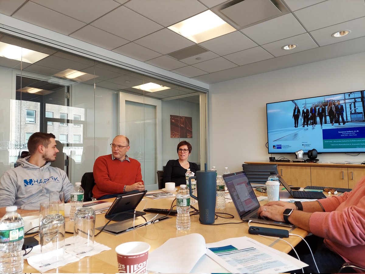 dwih_ny's tweet photo. Kick-off to the #STEPUSA University Program this morning at the @GACCNewYork! We are proud of this great partnership and are looking forward to the #startup program for #German companies with a #University affiliation. Meet us at the Pitch Night on Wednesday night! https://t.co/9kJBwmU3Eu