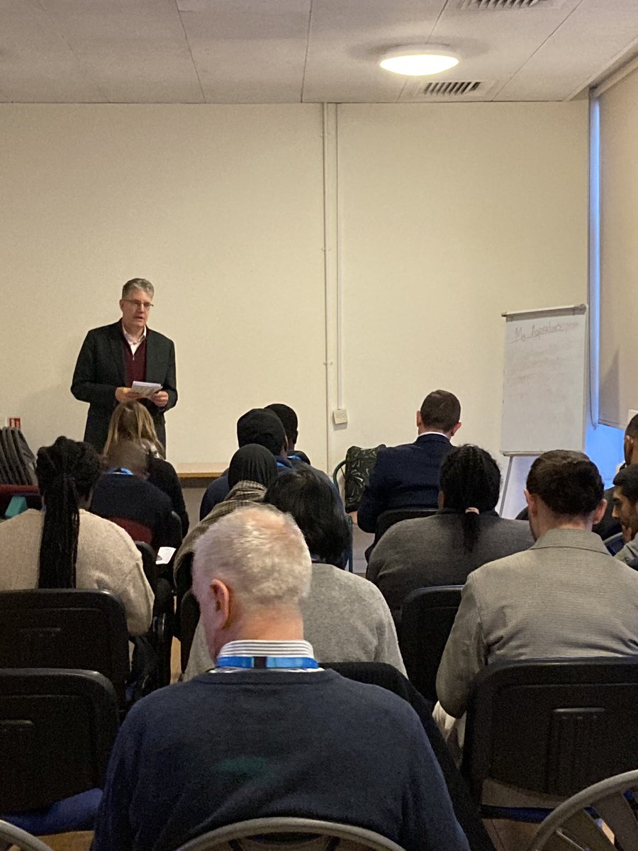 Showcasing Project Search at Charing Cross. Recruiting new teams to join the programme supporting our current interns with work rotations <a href="/croftpod/">Kevin Croft</a> <a href="/ImperialPeople/">Imperial People 💙</a>