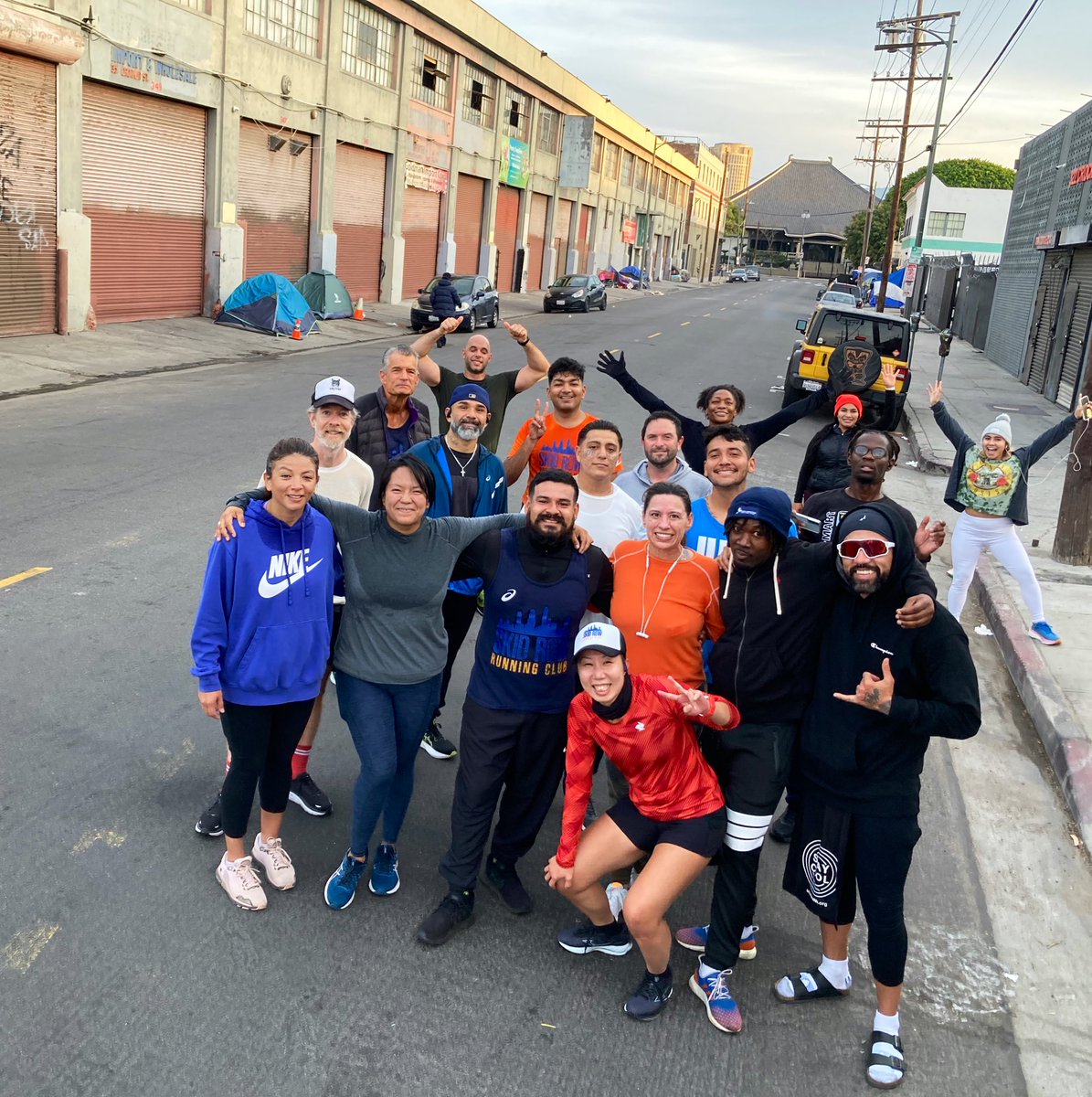 Skidrowrunclub's tweet photo. Monday, 6am! When you run with the Skid Row Running Club, you look forward to the new week. An early start to a positive and productive day! Make it a great one, world!! #skidrowrunningclub #running https://t.co/NiET9VckSO