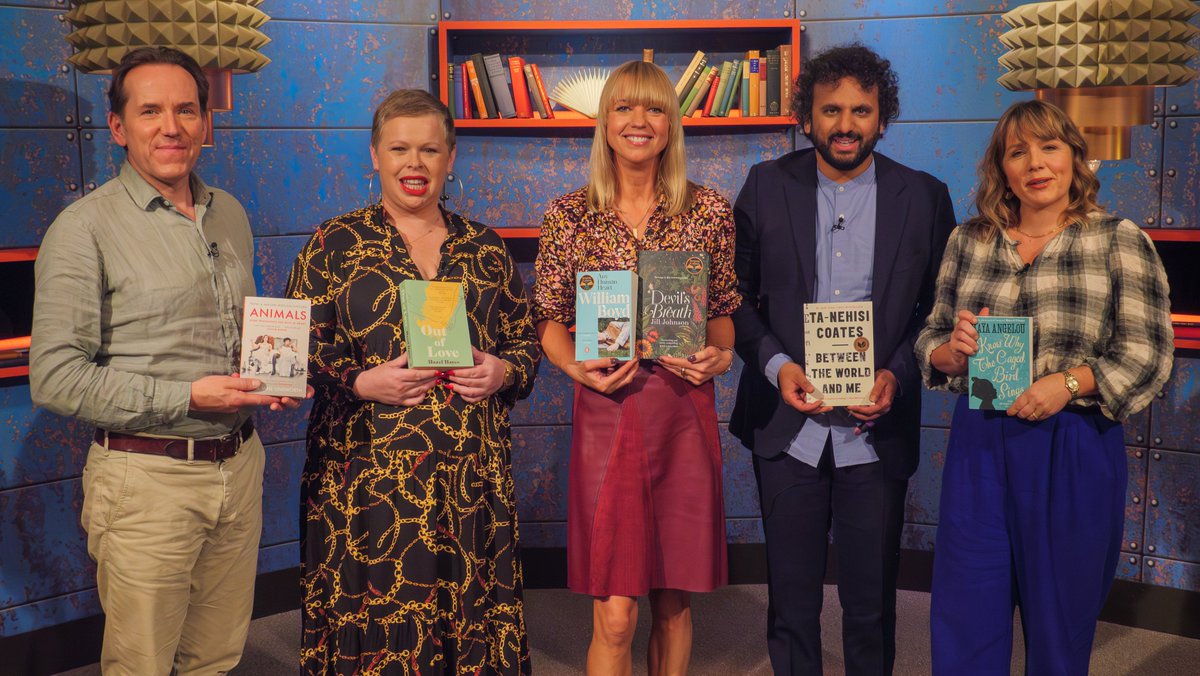 Our @thatlaurasmyth shares her favourite books and review this week's two book club picks on
@sarajcox's #BetweenTheCovers.   📺

@BBCTwo
📷 7:30pm