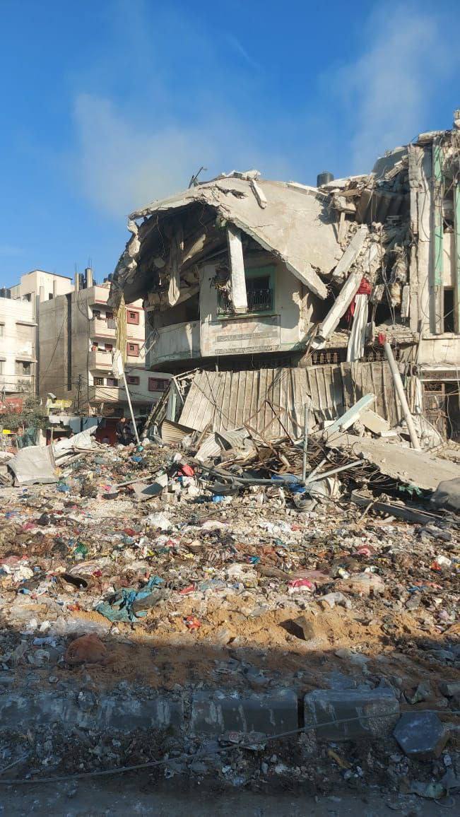 FactualNarrator's tweet photo. Widespread destruction in the El-Zitoun neighborhood of Gaza due to the heavy bombardment by Israeli fighters https://t.co/q23ay3Xmxy