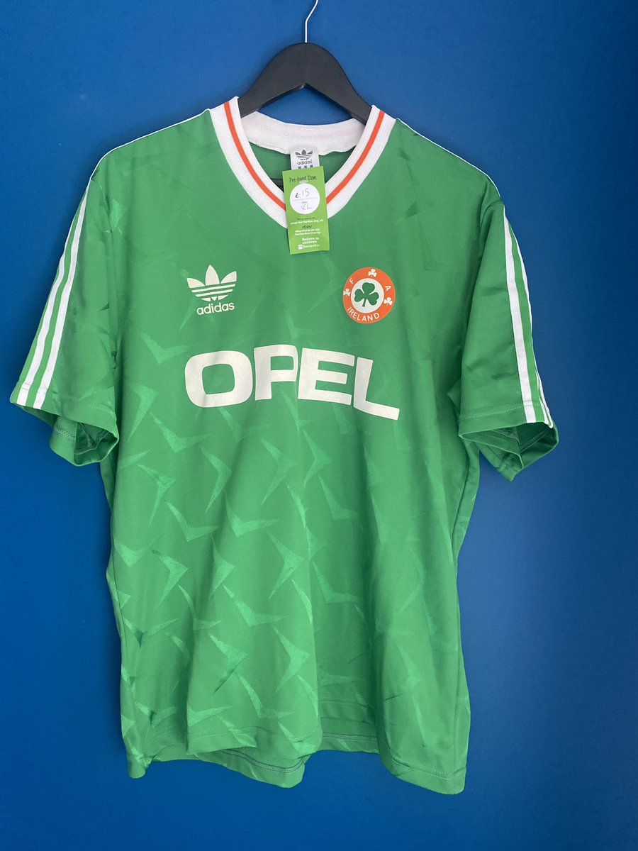 🔹️Group C Result 🗓 Congratulations to @OllyC_H & @fitbawshirts with your 90's shirts heading into the next round 🙌 #CharityShopFindoftheYear2023