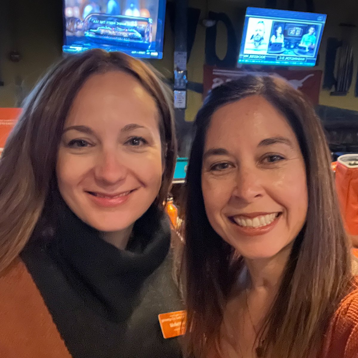 UTAerospace's tweet photo. We had a great time hosting the #TexasEngineering Alumni Happy Hour in Washington D.C. last week. Thanks to everyone who made it out, and for those who couldn't make it, we hope to see you next time! ๐ค@CockrellSchool https://t.co/6Q7TgPZoO6