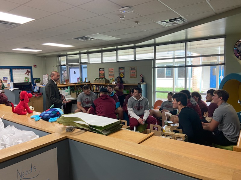 LeonSchools's tweet photo. Character is who you are when it matters most. Thank you to the Keep Climbing Family Foundation and Coach Norvell and his wife--along with 20 FSU Football players--for donating much needed winter coats to students at Sabal Palm Elementary this morning. https://t.co/FxNDbzTQZU