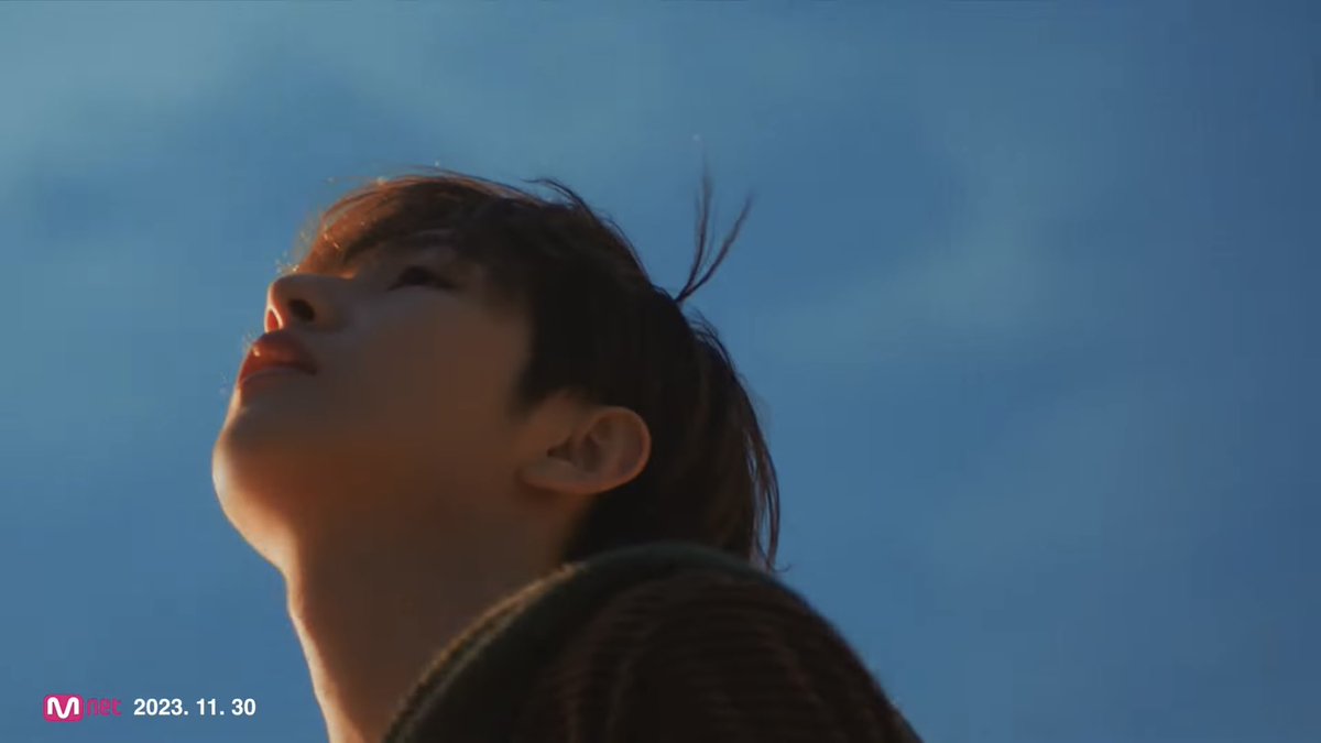 포근하면서도 차가운 느낌이 자연스럽게 공존하는 분위기 제일 잘어울리는 1인자님 🥹👍