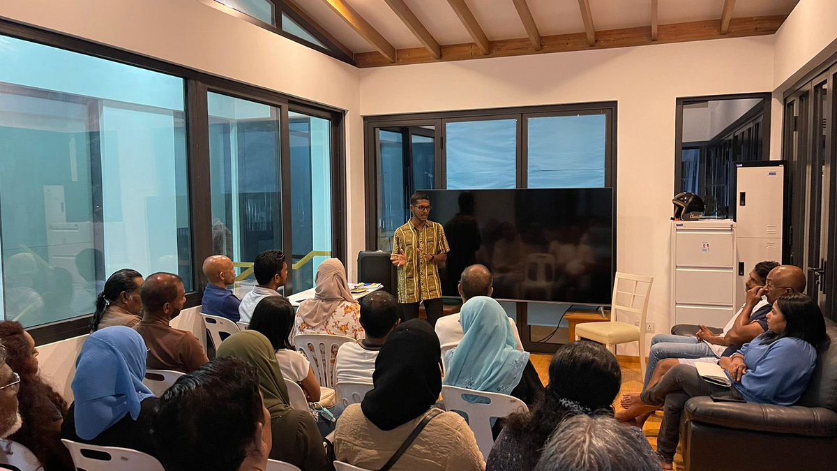 TheDemocratsHMD's tweet photo. @TheDemocratsMV ge faraathun @MaleCitymv ge mayor kamah vaadha kurahvaa @aekofathih  campaign meeting 
#WeTheDemocrats 
@HassanLatheef @HusenAmr @HKurusee @MohamedNasheed @evattey @ilyas_labeeb @FathmathHamdha @AlaikaAyesh @MohamedMasih @HiyaleeM @msfifi_ @husnfirey @Simwarr https://t.co/qe29HWWU12