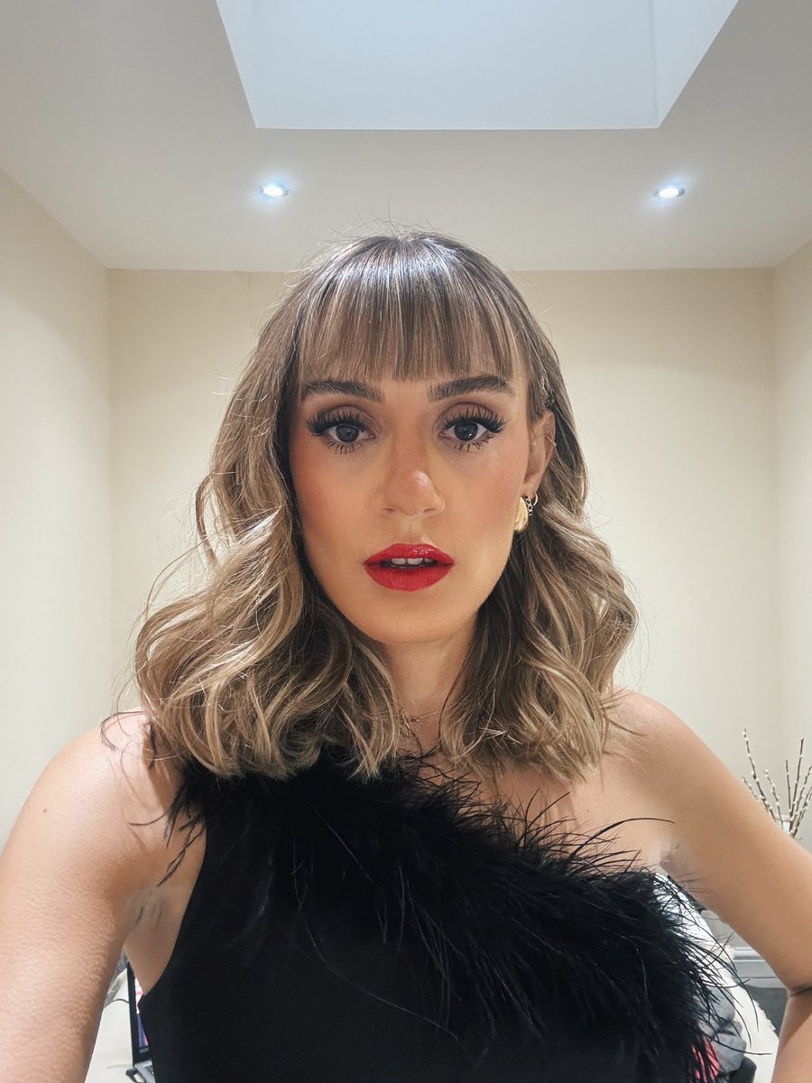 a week ago I got admitted into hospital with severe asthma attack &amp; pneumonia, this Monday I’m off to the Christmas party 🥹🎄