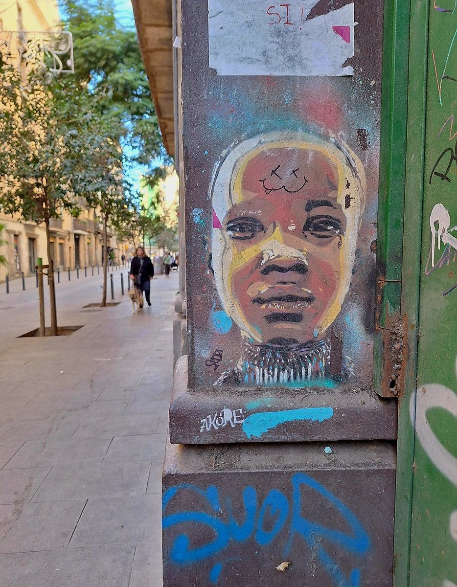 Art by Spanish Akore in Barcelona, Spain (2019) #akore #lamolinastreetart | photo by me.