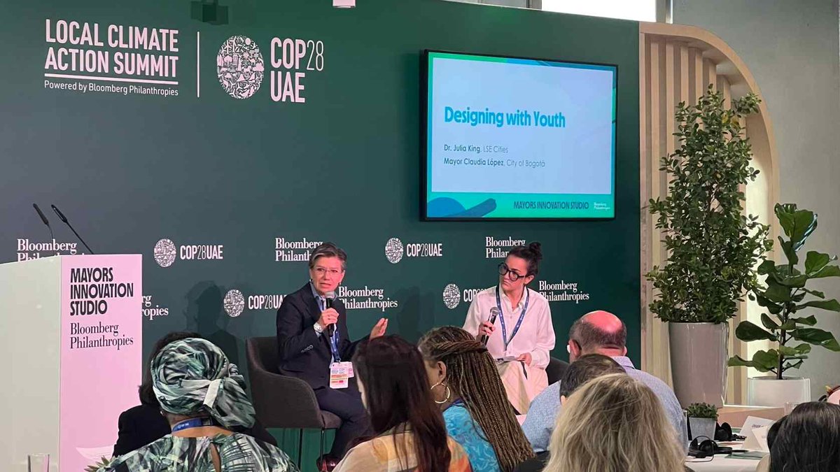 .@atJuliaKing was in conversation with @ClaudiaLopez at the @BloombergDotOrg #MayorsInnovationStudio at #COP28. She talked about her projects engaging young people to research and design public space in cities. Find out more and explore Julia's work 🔽 lse.ac.uk/Cities/news/20…