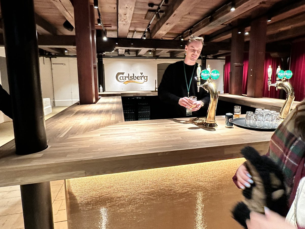 thinkgreenking's tweet photo. Just finished a brewery tour at @carlsberg. MIND BLOWING STUFF!!!!! #VeryDope https://t.co/D7ytVJcK7w