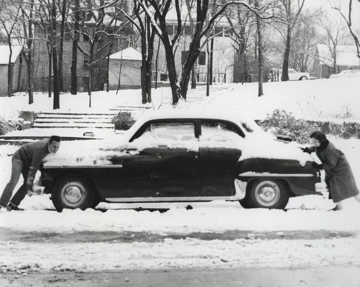 Happy first day of winter! Try not to get snowed in during the weeks ahead, but if you do, remember that it’s always helpful to have another pair of hands. Here are Ralph Whaley (left) and Wilmoth Marshall trying to move a car in the snow in 1961. #VU150 #VandyGram