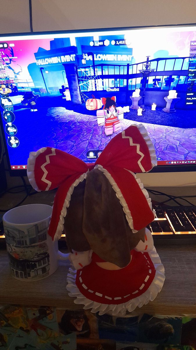 coolfellawebp's tweet image. look at my fumo (best purchase of my life)

#reimu #fumo