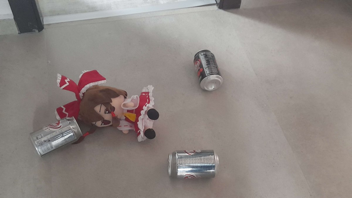 coolfellawebp's tweet image. look at my fumo (best purchase of my life)

#reimu #fumo