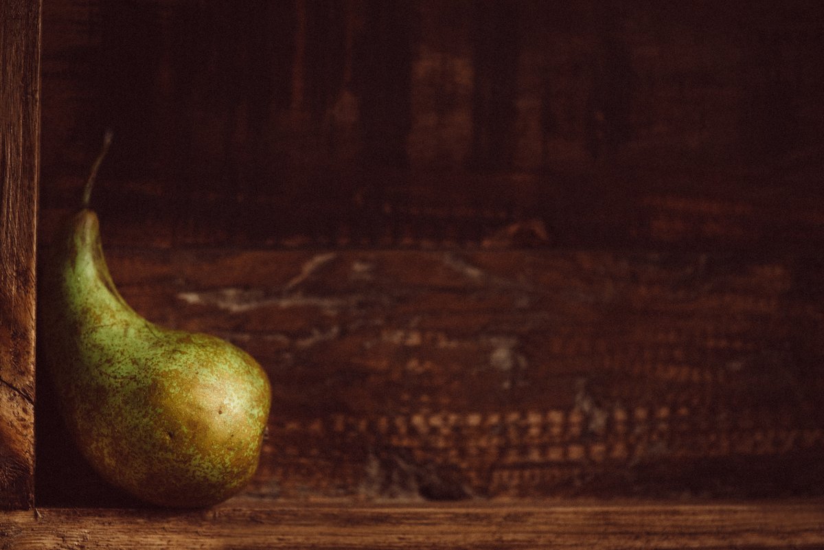Hoy en es el Día de la Pera. ¿Lo celebramos con una Pera Conferencia del Bierzo? 

La presencia de estos árboles frutales en El Bierzo se debe al Camino de Santiago y los monjes que habitaban los diferentes monasterios de la tebaida berciana💛
#peraconferencia #tierradesabor