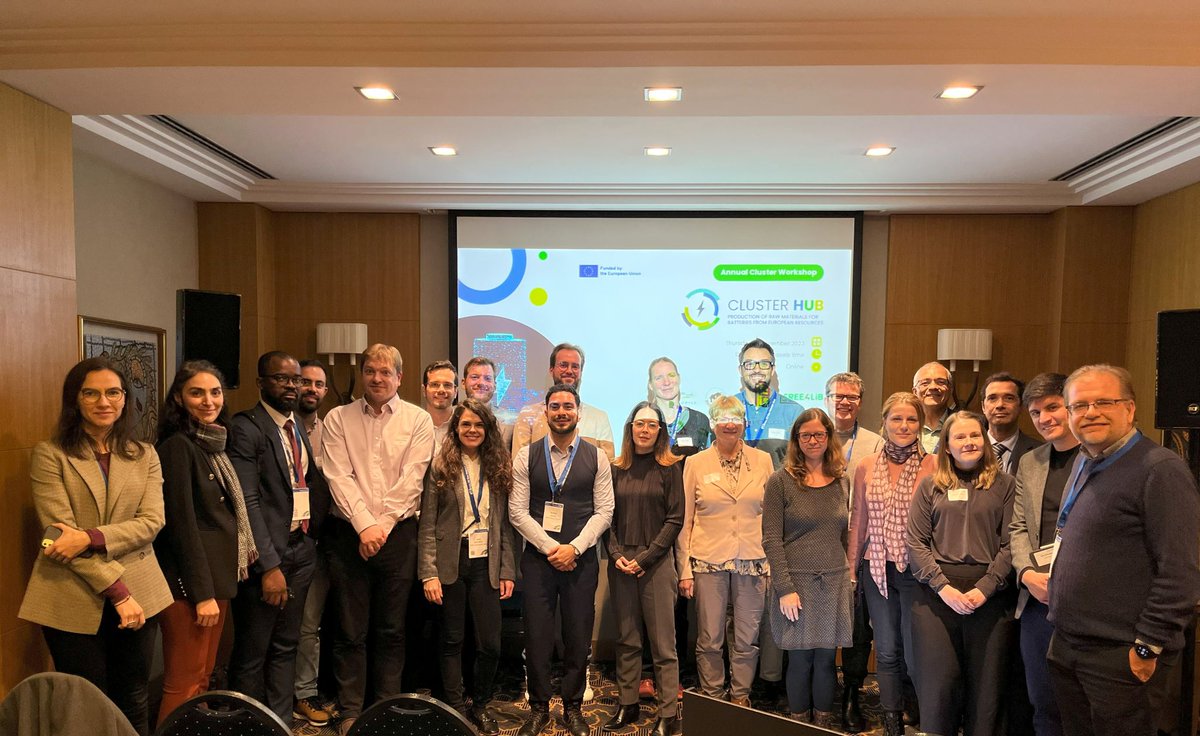 The 12 EU-funded projects that make up the Cluster Hub 'Materials for batteries' held their annual event in Brussels🇧🇪 on Thursday, 16 November🗓️, during the 2023 edition of #RawMaterials Week.
Learn more about the outcomes of the annual meeting at 👇 
materialsforbatterieshub.eu/news/proceedin…