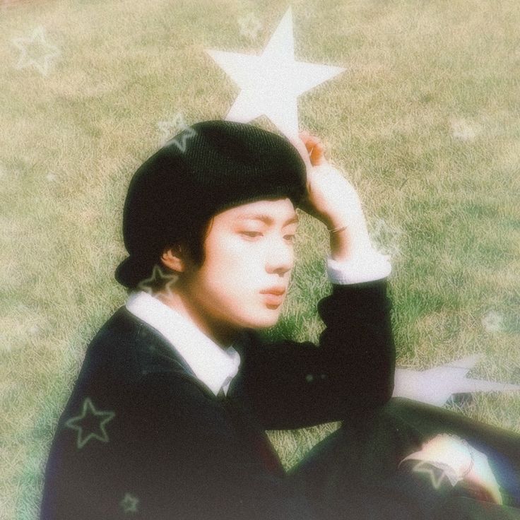 bora_bora1306's tweet photo. Happy birthday Trung sĩ Kim Seok Jin🎂
Chúc Jinnie có một ngày sinh nhật thật hạnh phúc, sẽ cười thật nhiều trong ngày hôm nay.Và anh đừng để bị ốm, phải giữ gìn sức khỏe thật tốt nhé!Mọi người đều nhớ Seokjin rất nhiều💜🥺

#HAPPYJINDAY 
#HappyBirthdayJin https://t.co/8Am9DTmfJu