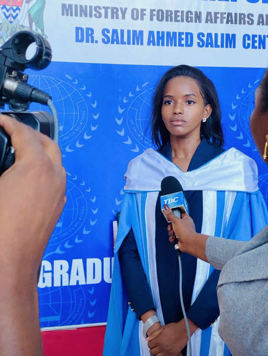 Hey Ladies ❤️‍🔥 we got you 💐 <a href="/DeusDux/">Dux Deus Clothing 🇹🇿</a> Fine lady in her fine suit Ms Purity 🪡🧵