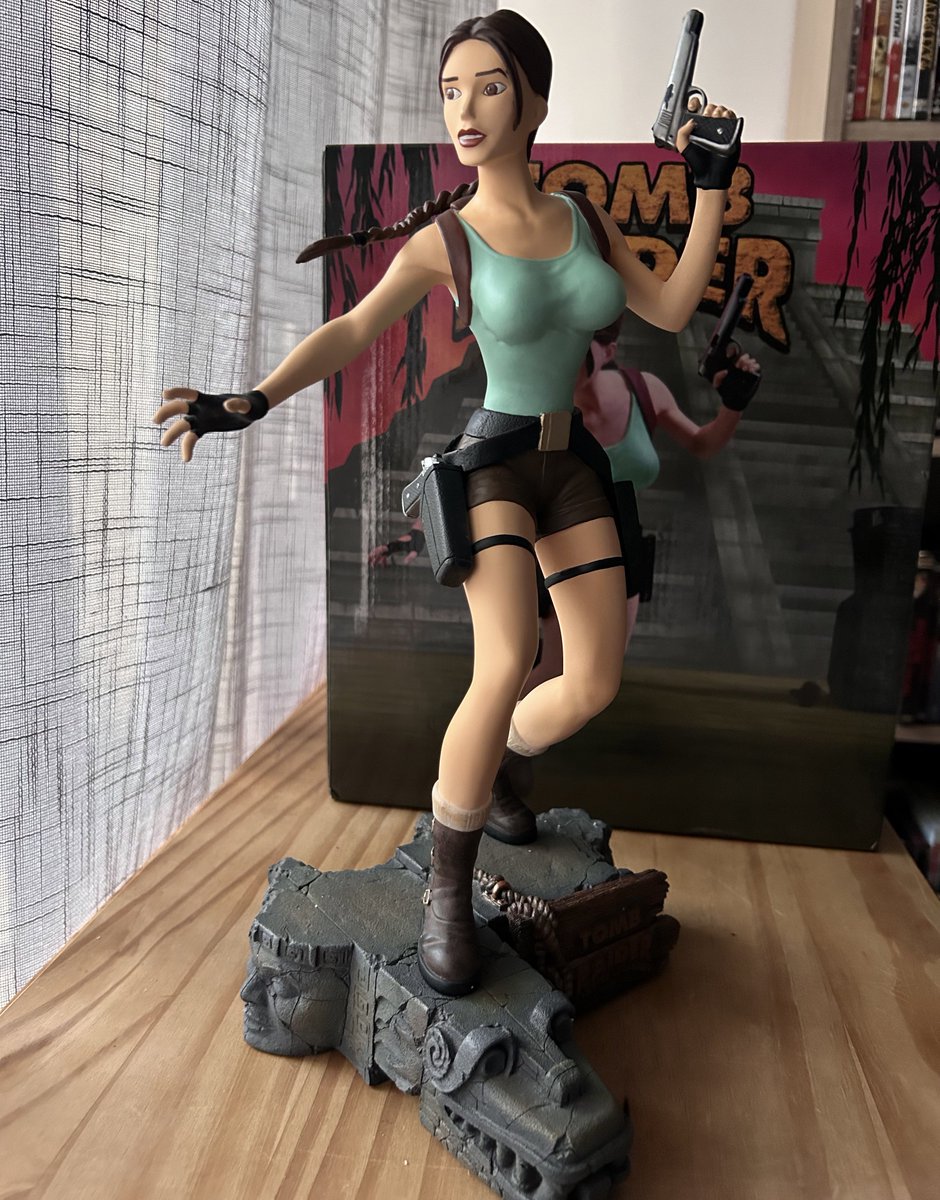 thrvnduil's tweet photo. can proudly say i own the most beautiful lara croft statue ever made 😮💨🫶🏻 #tombraider #varner #varnerstudios https://t.co/peDGkFAaLo