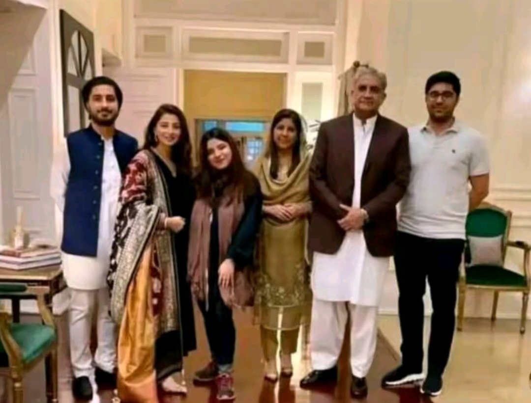 FatimaPTI_IK's tweet photo. اس ٹبر پے آپ کہاں سے لعن�� بھیج رہے ہیں ۔۔۔۔۔۔؟

میں فیصل آباد سے ۔۔۔۔۔ https://t.co/pVI7d0Z9lg