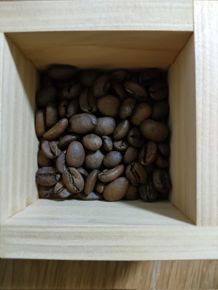 millet_coffee's tweet photo. 阪神百貨店のコーヒーフェスすべり込んで、ライトアップコーヒーさんのベトナムゲットしてきた！！👺👺👺
もはや、香りが甘い！！
今日はレシピ間違えて2:15落ち切ってしまったので、明日はしっかりドリップします🥸🥸すいません https://t.co/76j5FLywaj