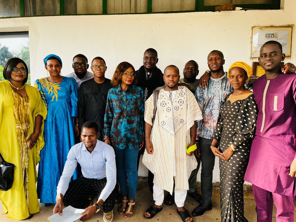 C'est avec fierté que nous avons assisté au lancement des activités Groupe de Réflexion et d'Action pour la Démocratie et l'Inclusivité @Gradi_Mali qui regroupe les alumni des 1ères promotions des #EcolesPolitiqueEtDémocratique du @NimdMali. Bon vent et plein succès! @UEauMali