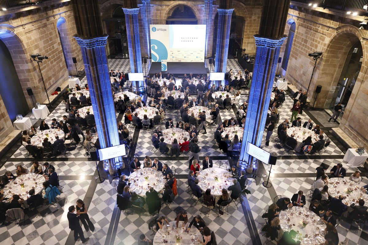 ESADEAlumni's tweet image. ¡Gracias a todos por formar parte de la XV Edición de los Premios #Aptissimi! Fue un encuentro muy especial y esperamos que hayáis disfrutado de la velada.
#EsadeAlumni