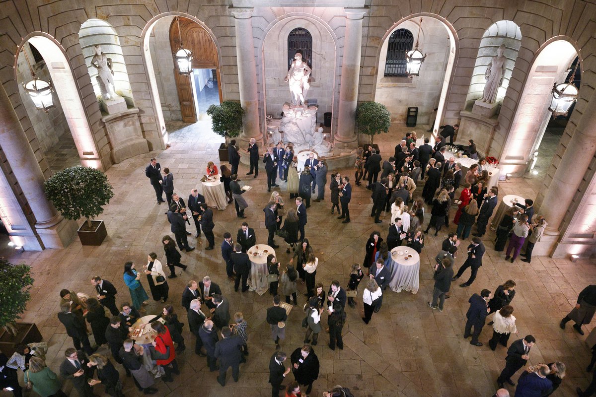 ESADEAlumni's tweet image. ¡Gracias a todos por formar parte de la XV Edición de los Premios #Aptissimi! Fue un encuentro muy especial y esperamos que hayáis disfrutado de la velada.
#EsadeAlumni