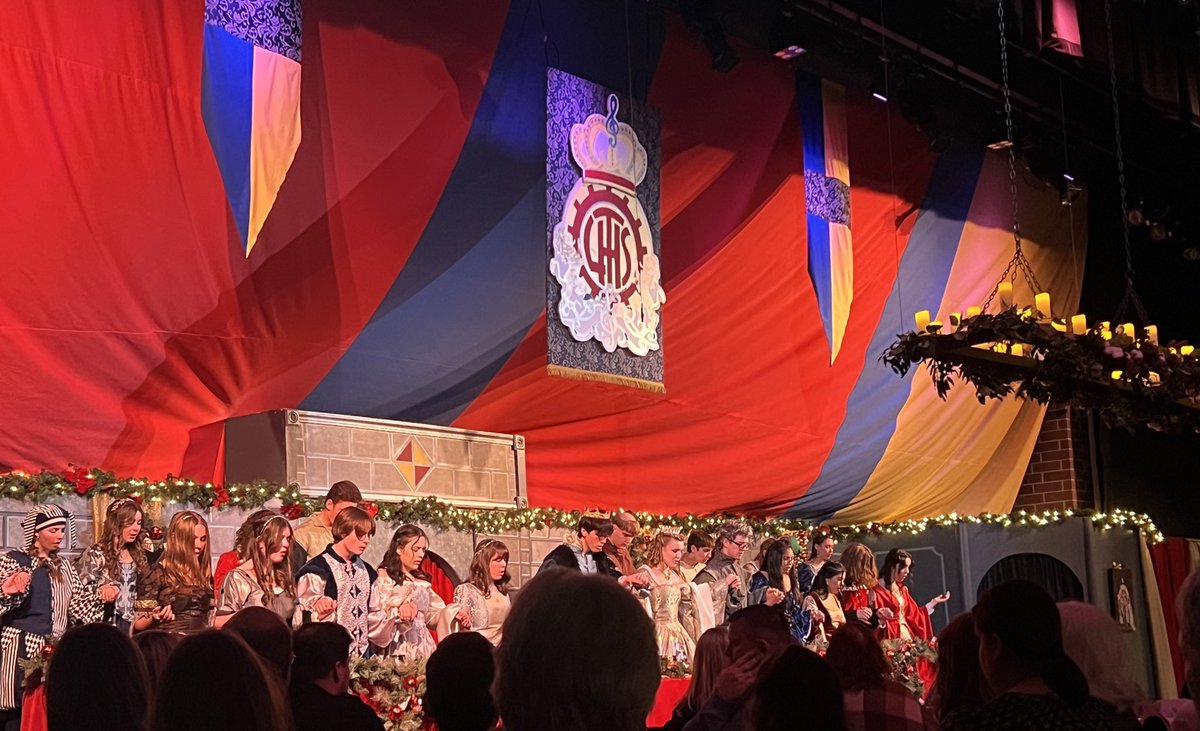 Simply a delightful afternoon! Thank you <a href="/LockportHS205/">Lockport Township High School</a> Choirs! #PorterPride #BestTogether