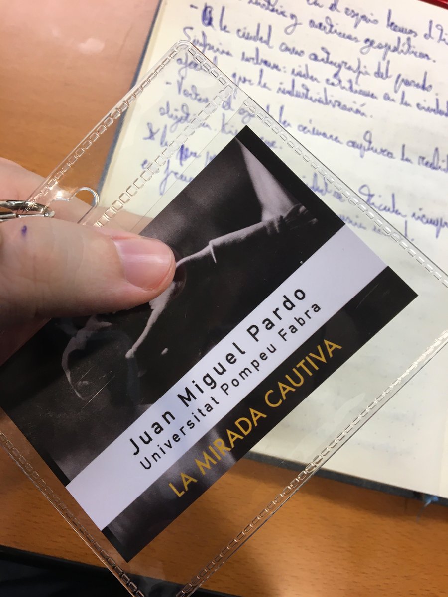 Pard8Pardo's tweet photo. Contento tras haber presentado en semanas anteriores una comunicación en La Mirada Cautiva, V Congreso Internacional de Análisis Fílmico, en la @UJIuniversitat, junto al compañero Daniel Belenguer. Es la primera vez que visito esta institución, y todo genial ¡Seguimos! https://t.co/hrooDE7MGF