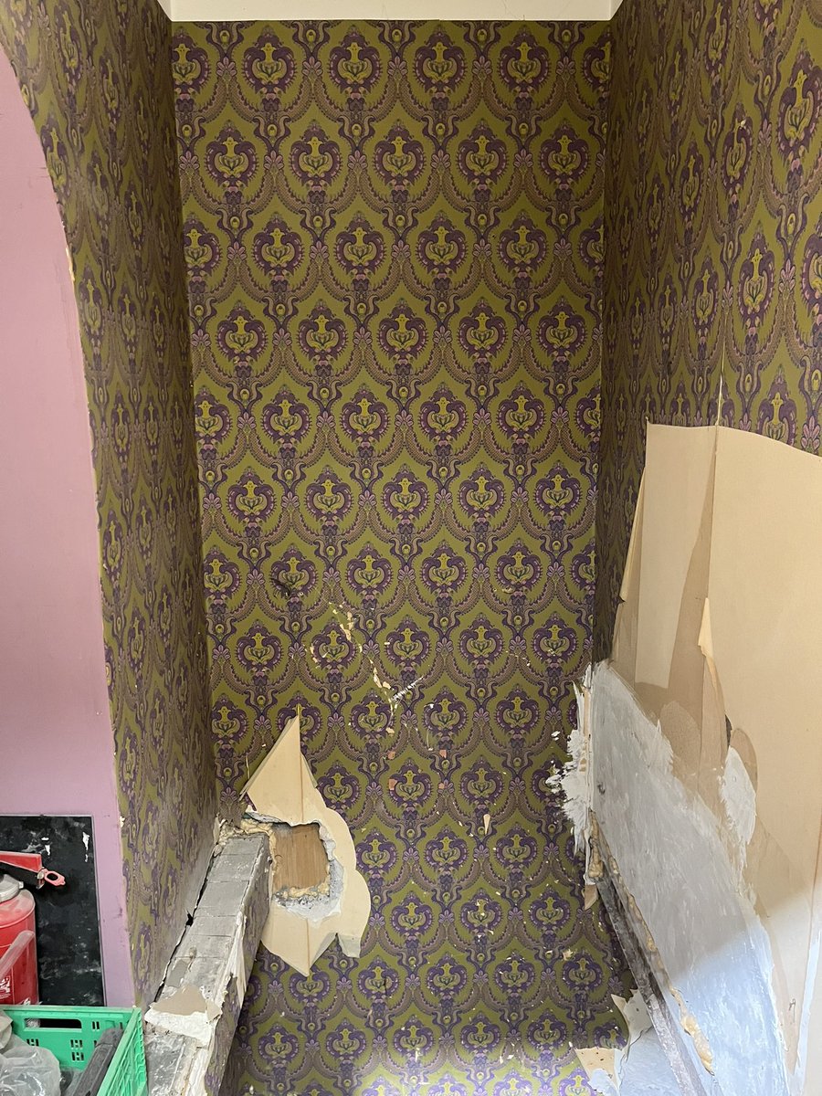 Cabaret_Berlin's tweet image. Original wallpaper of the Eldorado nightclub in Motzstrasse, Berlin. Probably late 1920s.