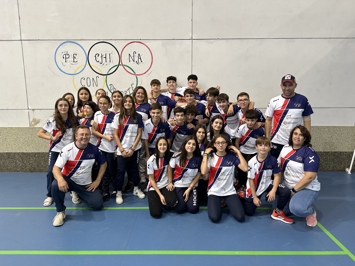 chEstu87's tweet photo. Las chicas no consiguieron colgarse ningún metal, pero vienen con la mochila cargada de experiencia para el próximo campeonato infantil.

#estudiantes87
#porgesa
#codimar
#clidecem
#puentegenil
#hockeyindoor
#hockeypista
#dragflick
#feldhockey
#fih https://t.co/oErdPr393x