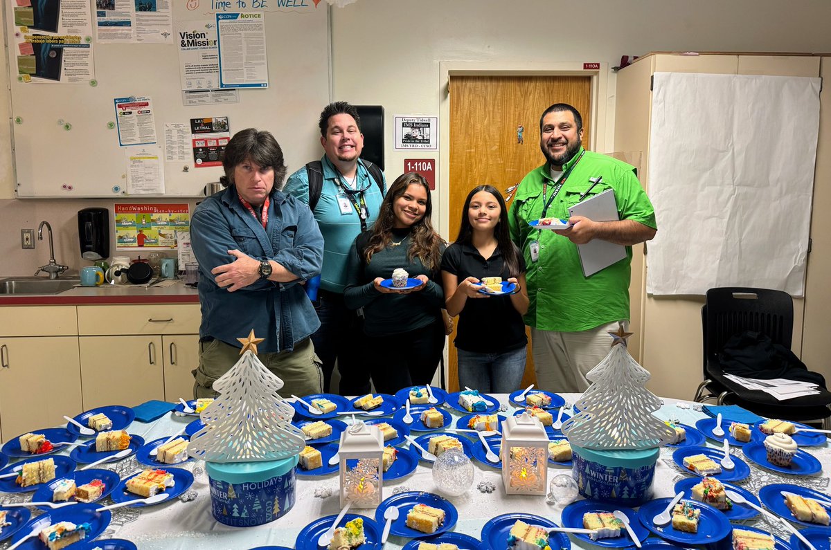 DeltaTangoTwin's tweet photo. The Leadership Events Team @IMS_Indians @collierschools celebrated 🎉staff born in November and December with a “snow ⛄️ much fun” themed party.🎉🎁@CrosbyTiwana https://t.co/x6ikkoDwHE
