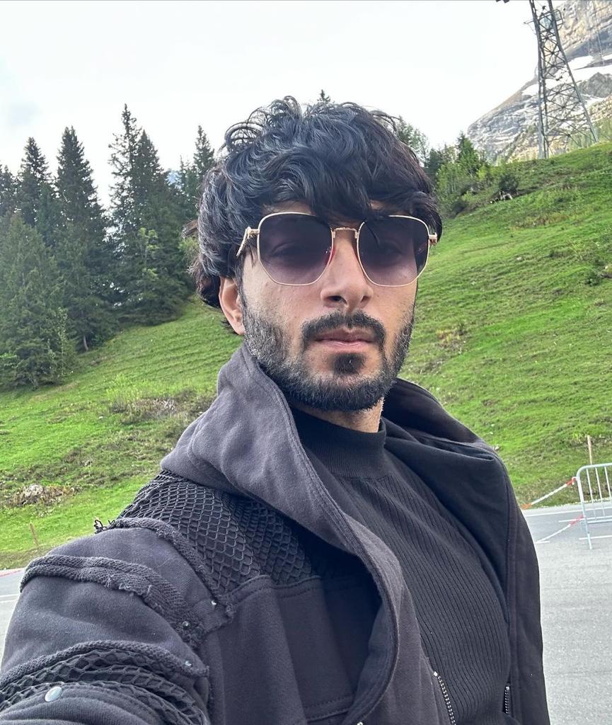 talkingbling's tweet image. Because weekends are made for looking effortlessly handsome!🥵
Checkout Rab se hai dua actor Lokit Phulwani’s weekend photo dump👀
.
.
.
.
#lokitphulwani #weekendphotodump #fashion
#fashionlifestyle #instalike #instagood #instgram #talkingbling