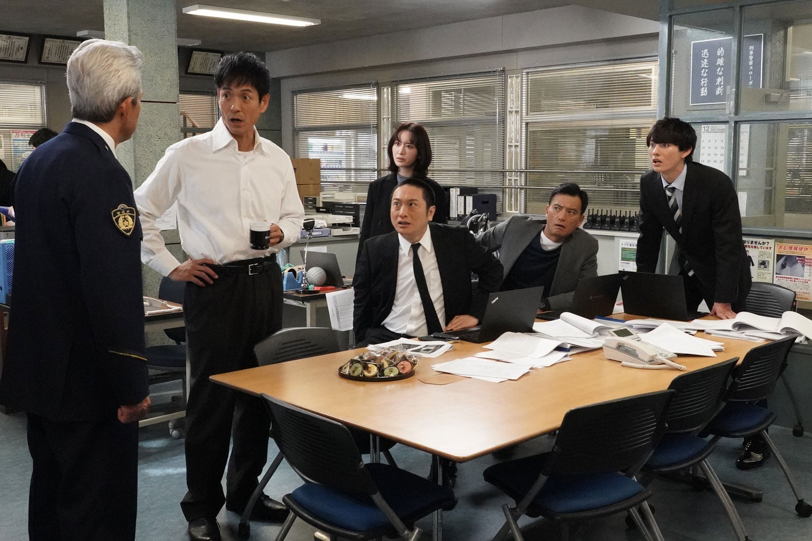 【送料無料】沢村一樹さん掲載ページ（約A3サイズ） 本日発売の最新号は、24年前の表紙が元ネタ！―『メンズクラブ』1