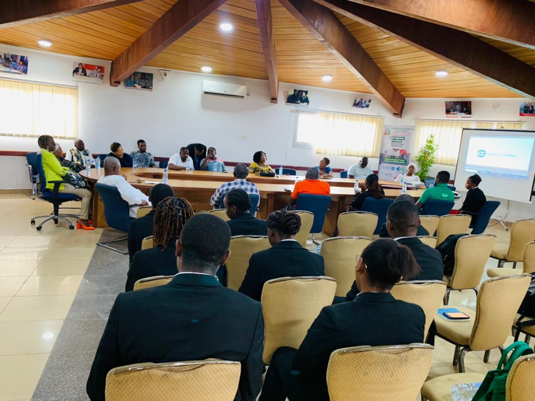 Vatel Douala discute les stages international avec les parents
Vatel Douala toujours engagé à offrir aux étudiants la meilleure éducation possible y compris les opportunités d'expérience international
#vateldouala #hotellerieinternational
#stageinternationale
#formation