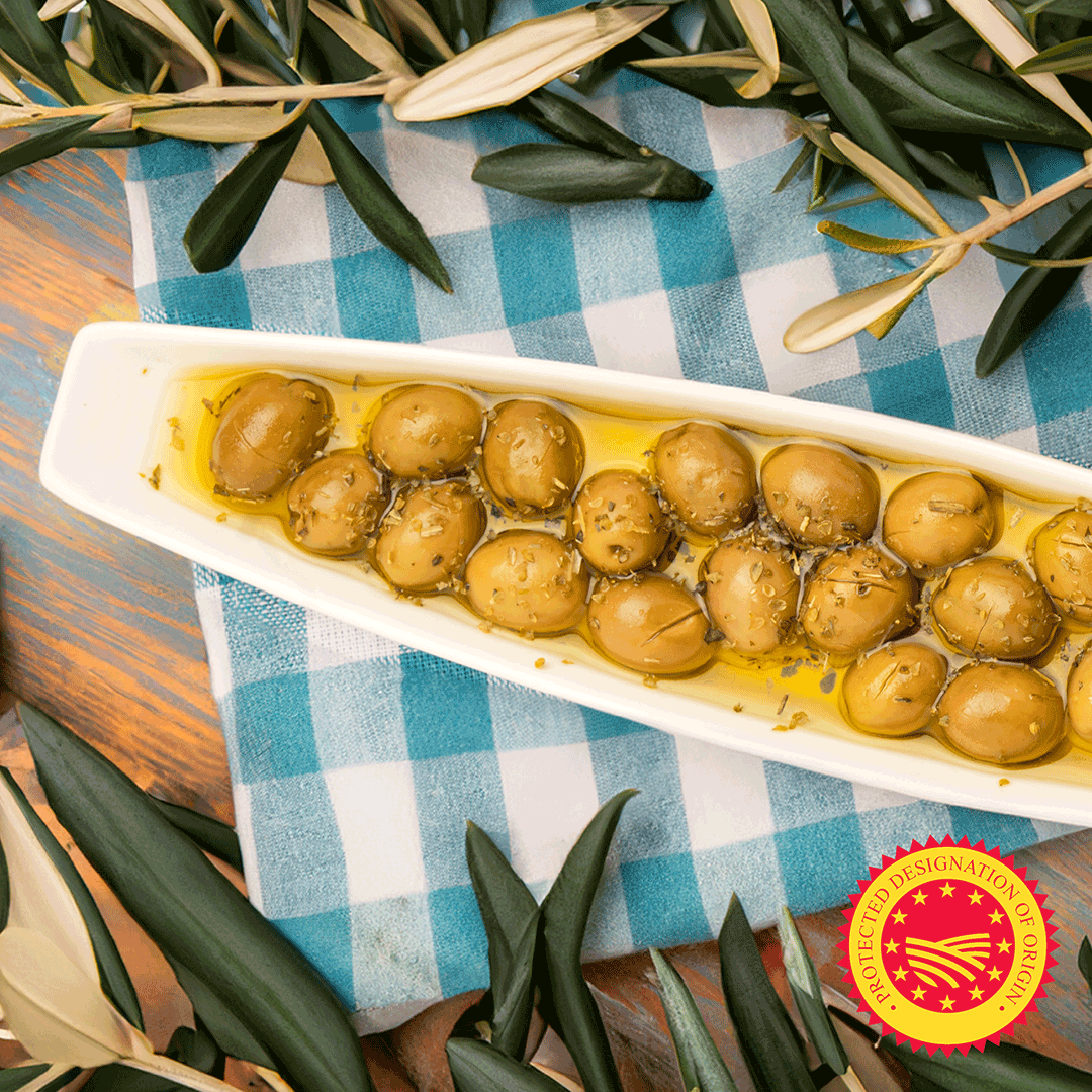 EUAgri's tweet photo. 🇪🇺 🇹🇷 Two new Geographical indications from Türkiye registered:  

Edremit Körfezi Yeşil Çizik Zeytini PDO

Maraş Tarhanası PGI 

Discover more ⬇
https://t.co/EY4ZnLgM1R
#EUQuality https://t.co/GBXLS9vLpv