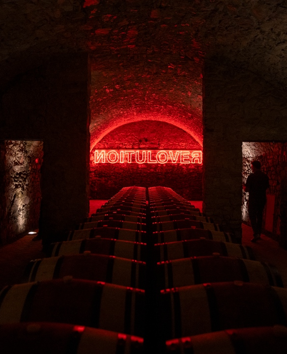 If you've had the pleasure of staying at inGamba's casa dolce casa Borgolecchi in Tuscany, you've probably heard of the iconic @castellodiama winery. ⁠
⁠
This gem is located in the breathtaking hills of Chianti, just a stone's throw from our base in Lecchi.