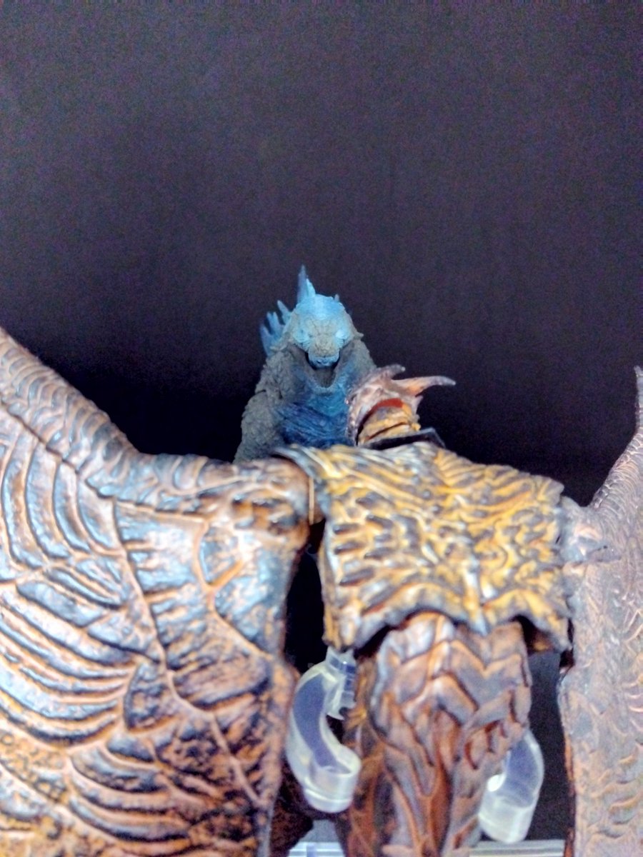 Genbu108's tweet photo. #夜のフィギュア撮影会
12/4
お題『格闘』
#Godzilla2021
#Rodan2019
#HiyaToys https://t.co/Yi1GVDPNxH