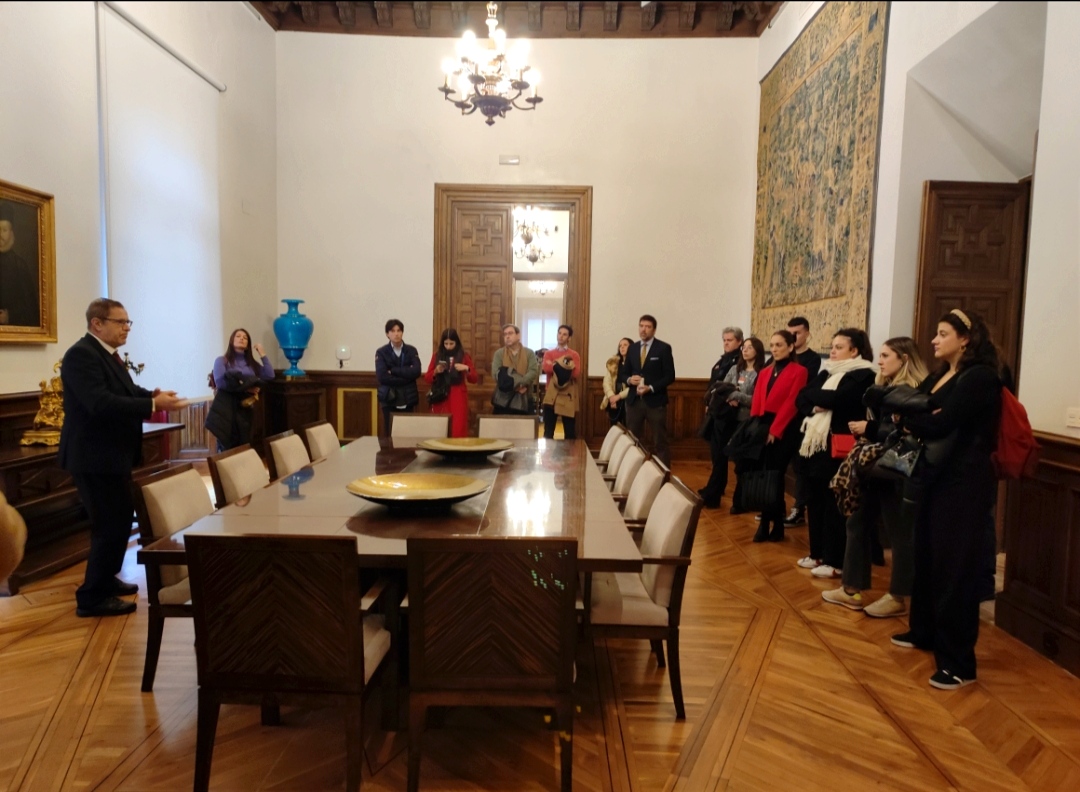 Estupenda visita a #Madrid la semana pasada con alumnos del #Máster oficial en marketing político y comunicación institucional <a href="/UCV_svm/">Universidad Católica de Valencia</a>. Conocimos el Congreso de los Diputados, la Casa de la Villa y la empresa de análisis político <a href="/sigmados/">Sigma Dos</a>. Muchas gracias a nuestros anfitriones!