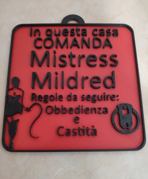 Quando entri in casa mia, questa &egrave; la prima cosa che vedi!  Un piccolo promemoria che il mio schiavetto<a href="/tag/realloyalfans"class="tags"><span>#realloyalfans</span></a>