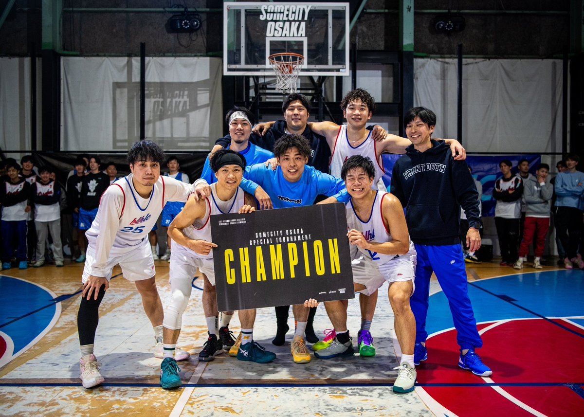 somecity_osaka's tweet photo. SOMECITY OSAKA 
2023-2024第5戦
シーズンchampion
@frontooth_osaka 🏆

1月6日PLAYOFFは
ららぽーと堺特設コート
@frontooth_osaka 
@allblue_osaka 
@highwestballers 
@freedom_osa 
この4チームで大阪の1番を決めます🔥
1月6日会場は
ららぽーと堺特設会場‼️
大阪のてっぺんはどこか取るんだ⁉️ https://t.co/QEsliXLoOG