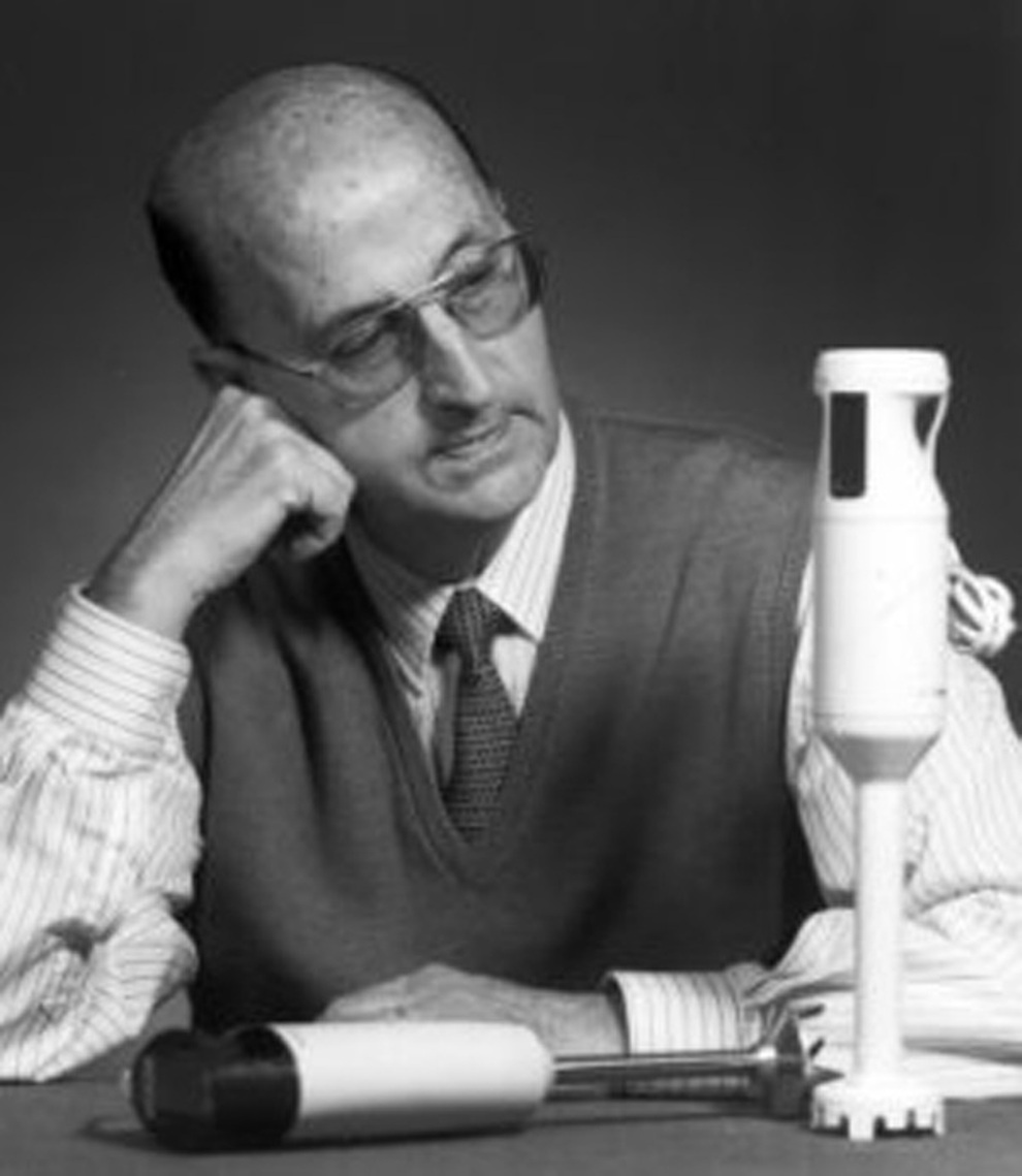 XaviBarbeta's tweet photo. L'INVENTOR DE LA MINIPIMER
Gabriel Lluelles (Barcelona, 1923-2012) va dissenyar la primera batedora de mà sense recipient quan treballava a Pimer (Pequeñas Industrias Mecánico Eléctricas Reunidas). L'empresa va ser comprada en 1962 per Braun GmbH.
Font: Terremoto https://t.co/xGLQGVQhDA