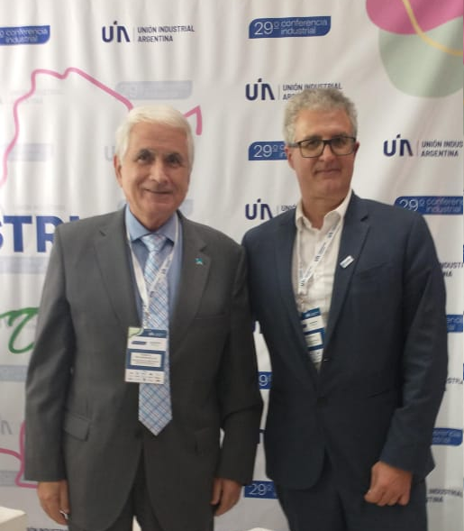 🎙 CAFMEI presente en la 29° Conferencia Anual de #UIA - Hay #Industria hay #futuro
Participaron nuestro Presidente, Cdor. <a href="/pablorufino/">Pablo Rufino</a>  Vicepresidente Sr. Mario B. Polijronópulos, Ing. Rubén Dragún, Silvia Pérez Ibarreta, Gerente y asociados del sector. 
cafmei.org.ar/cafmei-present…