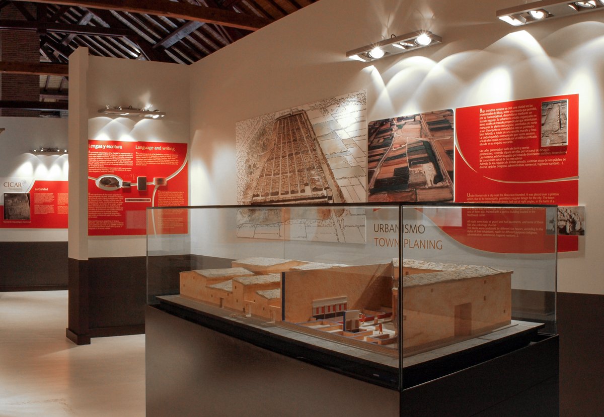 Paleoymas's tweet image. Hoy recordamos el proyecto de #musealización del C.I. de la Cultura Romana (#CICAR) de Caminreal, Teruel, que nuestro equipo de #interpretación ejecutó en 2008.

#arqueología #culturaromana