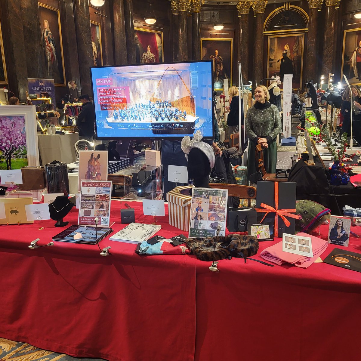Our Raffle and Silent Auction prizes!

Winners to be drawn on the evening of the fair.

Find out more ⤵️
citychristmasfair.com/raffle