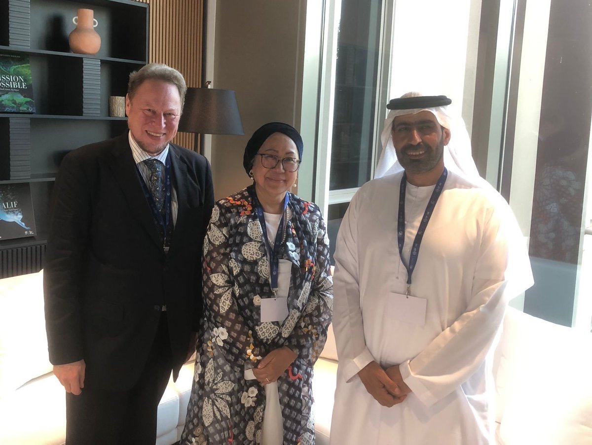 Great discussion at #COP28UAE between Grand Bargain Ambassadors @JemilahMahmood, @MKoehlerEU and UAE Deputy Minister Sultan Al-Shamsi on local action, innovation, and broader donors basis in the #GrandBargain. Stay tuned for more!